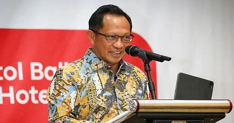 Ket. Foto potret Menteri Dalam Negeri, Tito Karnavian ketika menyampaikan penjelasan