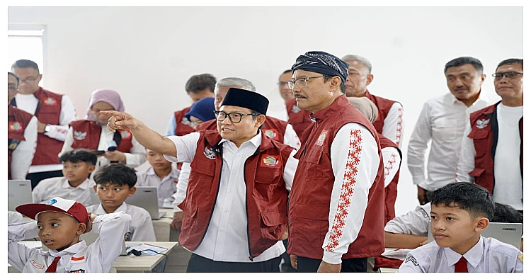 Menteri Sosial Saifullah Yusuf dan Muhaimin Iskandar.
