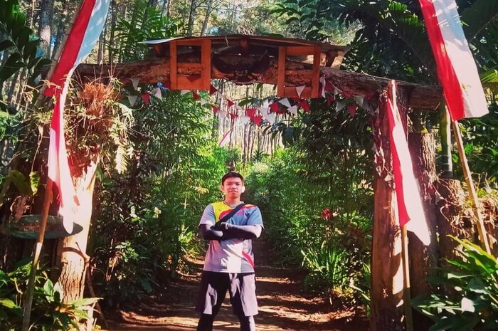 <p>Ket Foto: Pesona Gunung Katu Malang (Foto/Instagram/@denis_irvansyah)</p>
