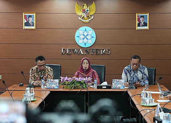 Potret Ketua Dewan Pers, Ninik Rahayu menjelaskan penyusunan pedoman penggunaan AI untuk produksi karya jurnalistik