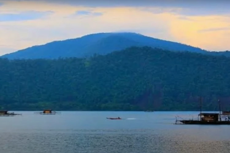 Ket Foto: Danau Towuti yang Terletak di Sulawesi Selatan