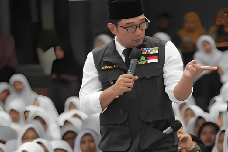 Ket. Foto: Ridwan Kamil Menyatakan Keputusannya untuk Maju Pilkada Jabar atau Jakarta Akan Ditentukan pada Bulan Juni Mendatang
