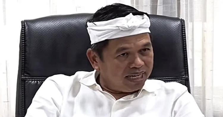 Tangkap layar video yang memperlihatkan Gubernur Jawa Barat, Denny Siregar sedang menyampaikan penjelasan