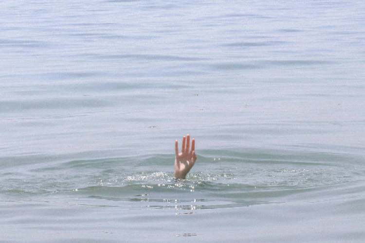 Remaja berinisial BK (14 tahun) tewas tenggelam saat memancing di Sungai Oyo, Bantul.