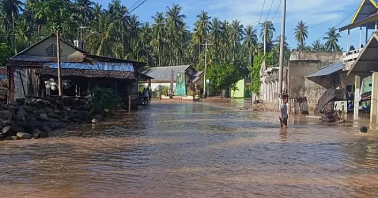 Ket. Foto: BNPB Menerjunkan Tim Penanganan Darurat ke Parigi Moutong