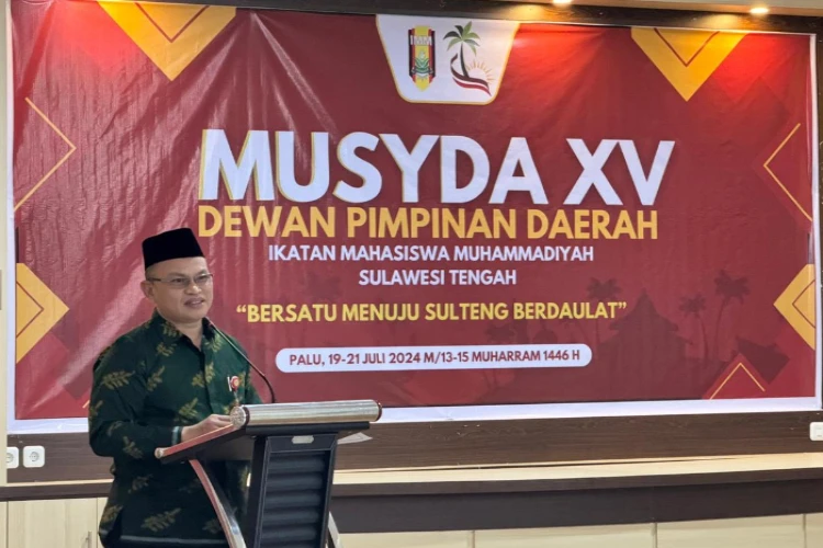 Ket. Foto: Asisten Perekonomian dan Pembangunan Mewakili Gubernur Sulawesi Tengah Menghadiri dan Membuka Musyda ke 15 IMM Sulawesi Tengah