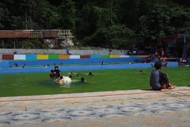 Ket Foto: Kolam Dolli Bungaeja