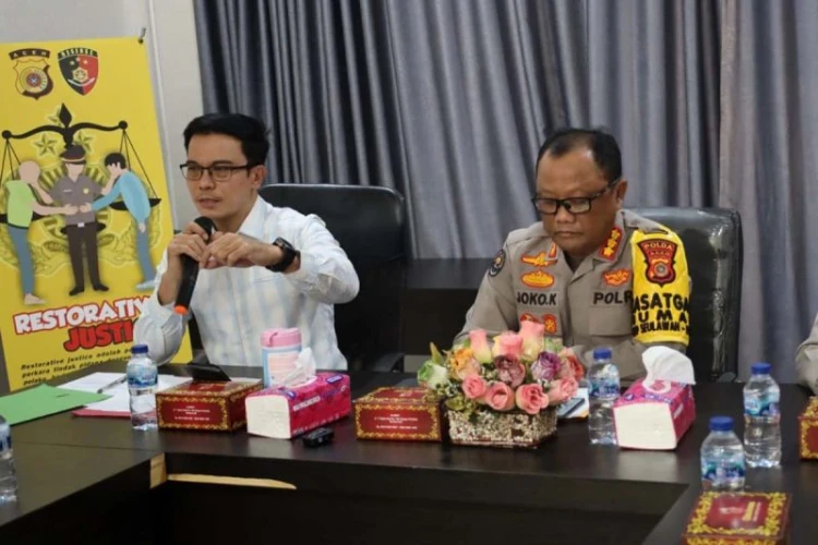 Polda Aceh tetapkan delapan DPO dalam kasus penyelundupan imigran etnis Rohingya. Tiga pelaku sudah ditangkap.