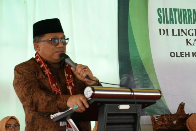Ket. Foto: Kakanwil Kemenag Sulawesi Utara Menyampaikan ASN Berperan Penting dalam Melayani Masyarakat dan Juga Umat