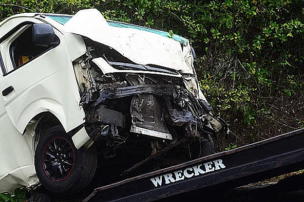 Aksi kecelakaan bus pariwisata mengangkut siswa ini sebabkan kemacetan di Tol Pandaan