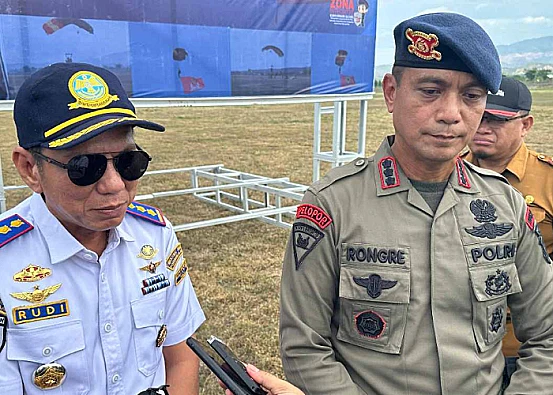 Ket. Foto: Bandara Mutiara Sis Al-Jufri Mendukung Penuh Pengembangan Olahraga Terjun Payung