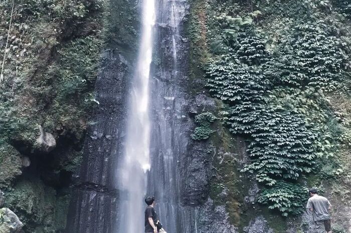 <p>Ket Foto: Foto Air Terjun Batara Lenjang (Foto/Instagram/@sandekala_lombok)</p>
