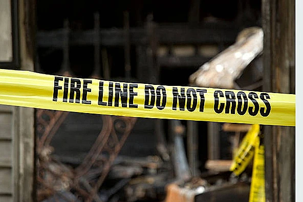 Viral suami istri cekcok permasalahan rumah tangga hingga nekat membakar rumah sendiri di Probolinggo hingga pihak istri sempat mengancam suaminya.