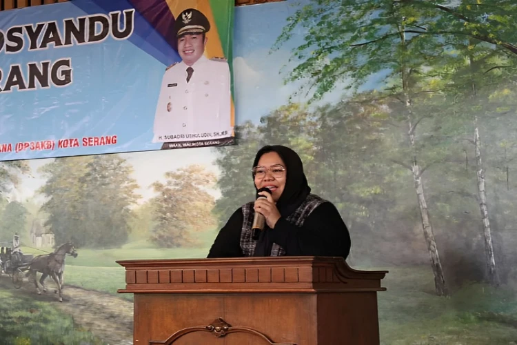 Ket. Foto: Ketua DPD Golkar Serang Ratu Ria Dikabarkan Datang ke DPC PDI P Serang untuk Mengambil Formulir Pendaftaran Bakal Wali Kota Serang