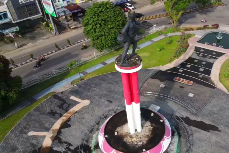 Ket Foto: Tugu Juang Ketika Penjajahan Belanda yang Terletak di Jambi
