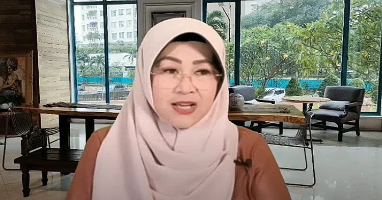 Tangkap layar video yang menampilkan Dokter Tifa ketika menyampaikan penjelasan