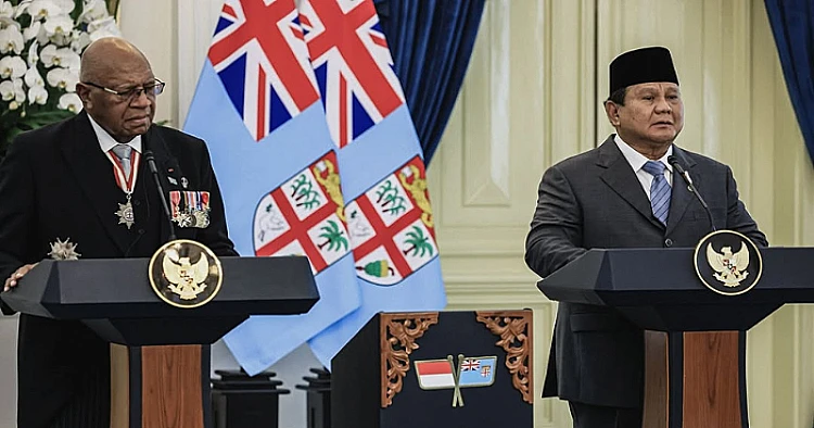 Potret Presiden Indonesia, Prabowo Subianto ketika bertemu dengan PM Fiji