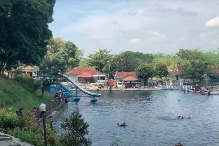 Ket Foto: Pemandian Air Selokambang