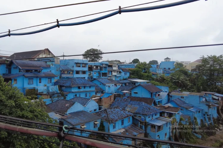 Ket Foto: Kampung Biru Arema