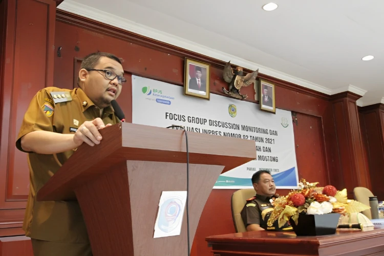 Ket. Foto: Pj Bupati Parigi Moutong Menyatakan UMKM Harus Mampu Meningkatkan Kualitas Produk agar Nantinya Mampu Bersaing di Pasar Nasional