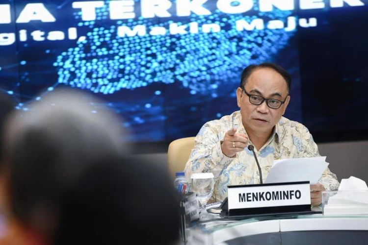 Menkominfo mengungkap bahwa pelaku yang menyerang Pusat Data Nasional hingga eror meminta tebusan Rp131 miliar.