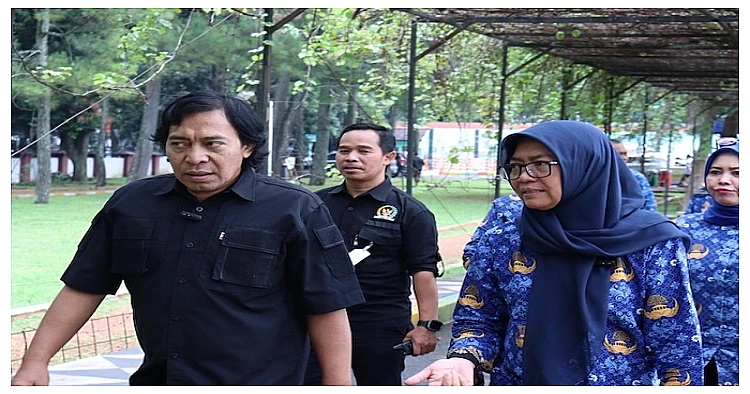 Senator Komeng kunjungi Sentra Wyata Guna.