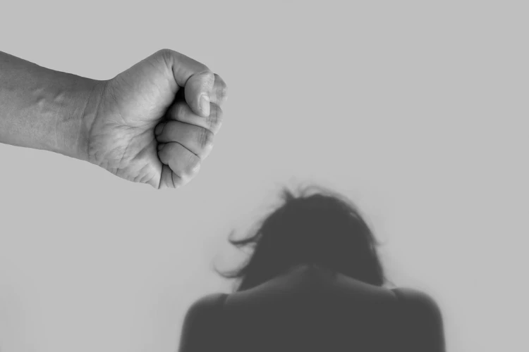 Seorang wanita di Jakarta Selatan menjadi korban penusukan oleh teman pria yang dikenalnya melalui media sosial.