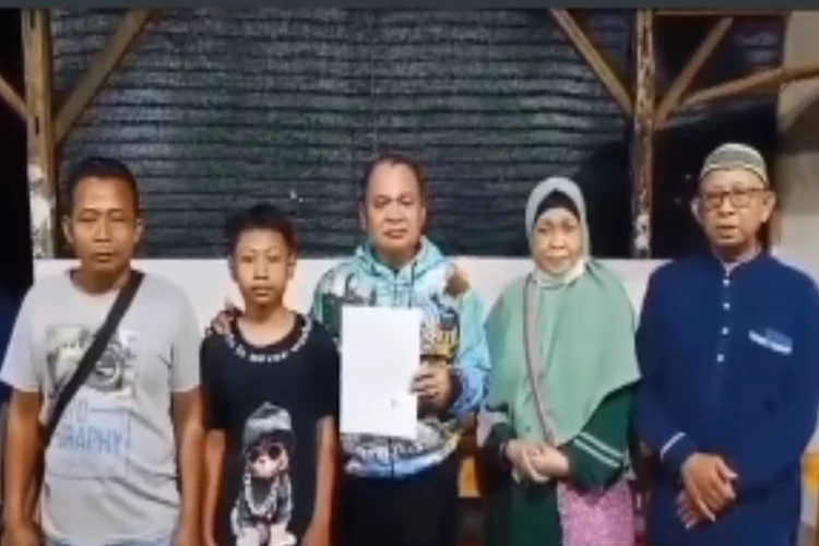 Momen guru dan siswa SMP di Lamongan berdamai