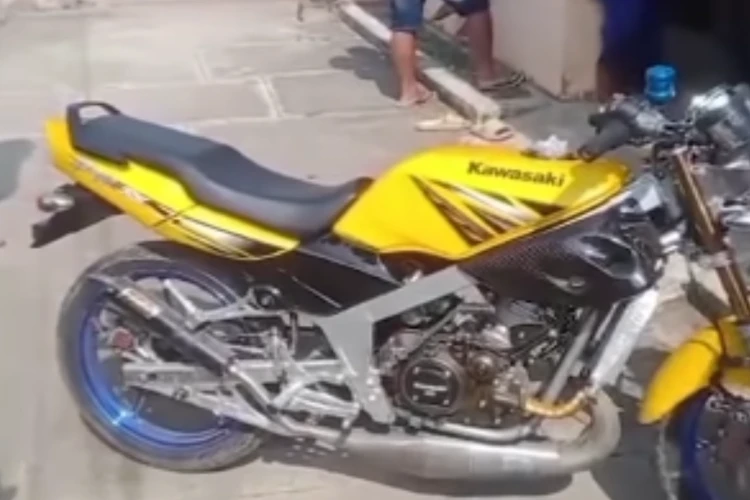 Tangkap layar sepeda motor ninja yang dicuri calon pembeli ketika proses transaksi COD di Kudus