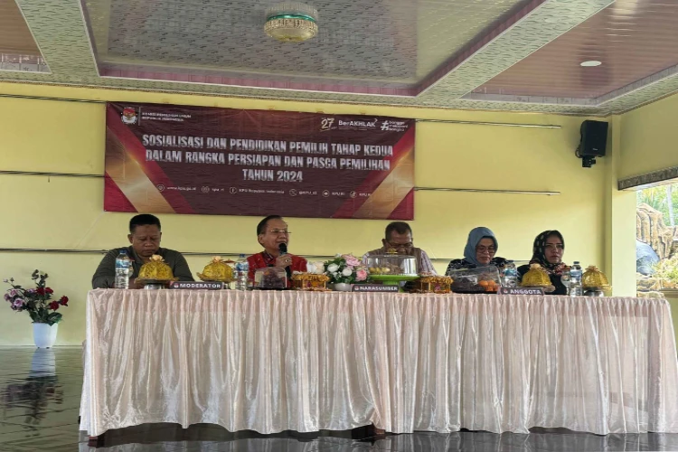 Ket. Foto: Komisi II DPR Melaksanakan Sosialisasi Mengenai Pendidikan Pemilih di Kabupaten Parigi Moutong