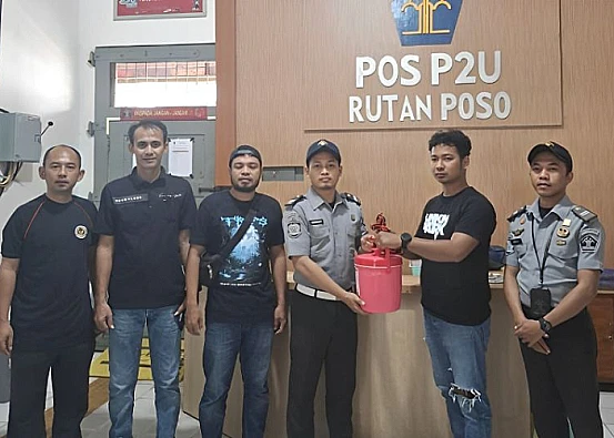 Ket. Foto: Petugas Rutan Kelas II B Poso Menggagalkan Upaya Penyelundupan Sabu ke dalam Rutan