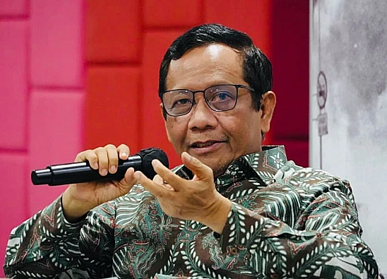 Potret mantan Menko Polhukam RI, Mahfud MD yang baru-baru ini menyoroti Langkah pemerintah terhadap pemagaran laut Tangerang