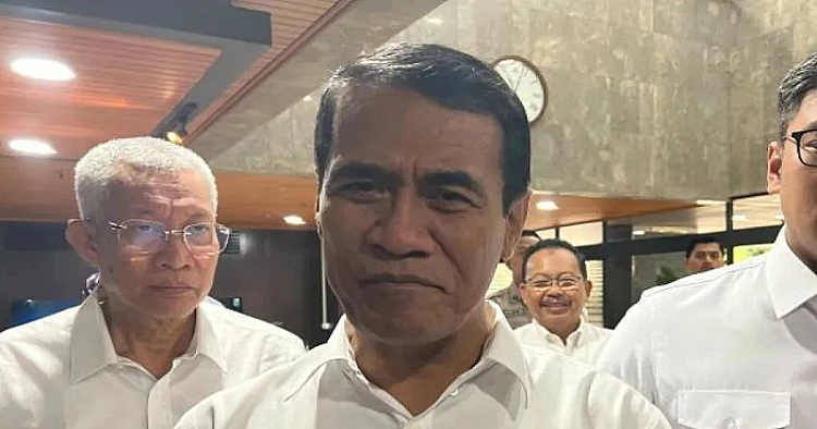 Potret Menteri Pertanian (Mentan) Andi Amran Sulaiman saat memberikan keterangan kepada awak media
