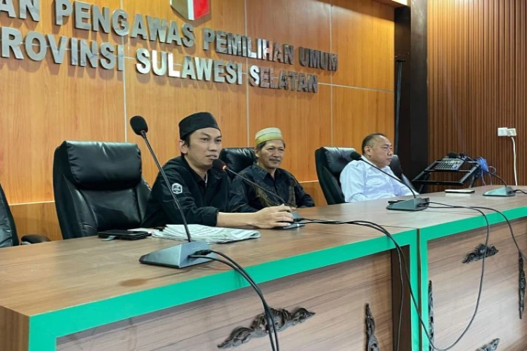 Ket. Foto: 31 Orang Pantarlih Diduga Tercatat Anggota Parpol, Disebutkan Bawaslu Sulsel, Tidak Akan Direkrut Sebagai Penyelenggara Pemilu