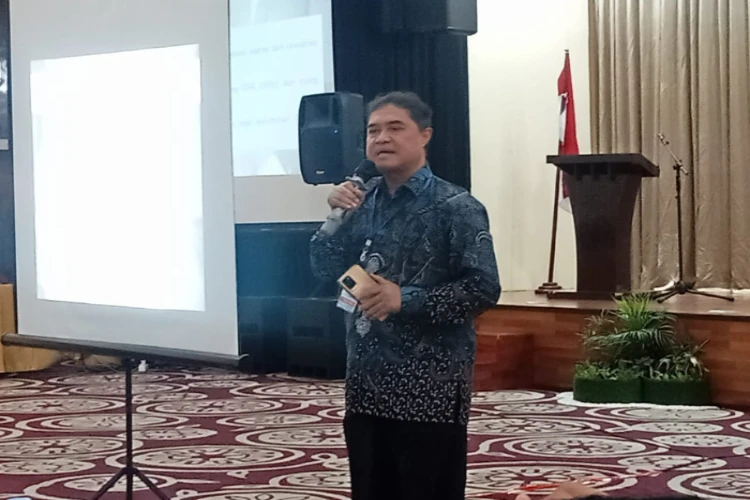 Ket Foto: Asep Setiawan Anggota Dewan Pers, dalam sosialisasi peliputan Pemilu dan Pilkada serentak Tahun 2024.