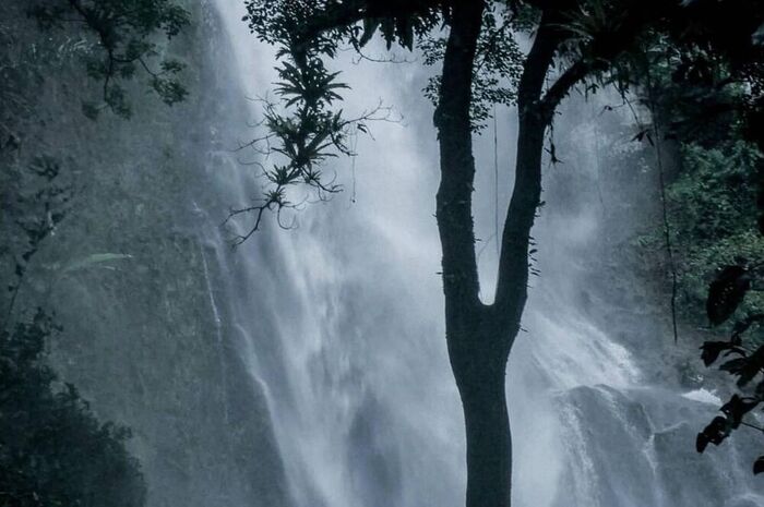 <p>Ket Foto: Pesona Curug Cimanintin Tasikmalaya (Foto/Instagram/@curugcimanintin_)</p>
