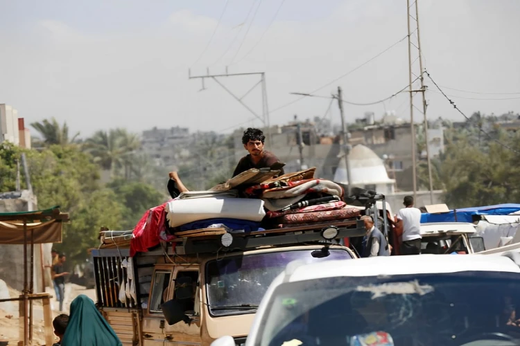 Ket. Foto: Warga Palestina Diperingatkan Pihak Berwenang Gaza tentang Panggilan Telepon dari Penjajah Israel yang Meminta Mereka untuk Kembali ke Jalur Gaza Bagian Utara