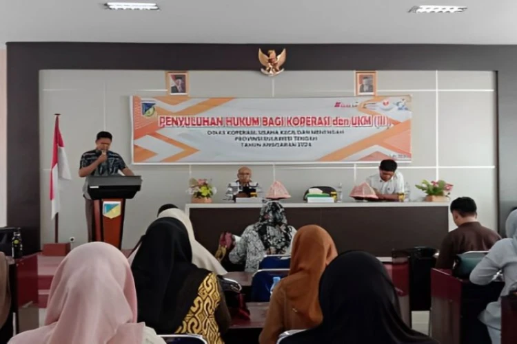 Ket. Foto: Pelaku UMKM Diberikan Penyuluhan Hukum oleh Dinkop UKM Sulawesi Tengah