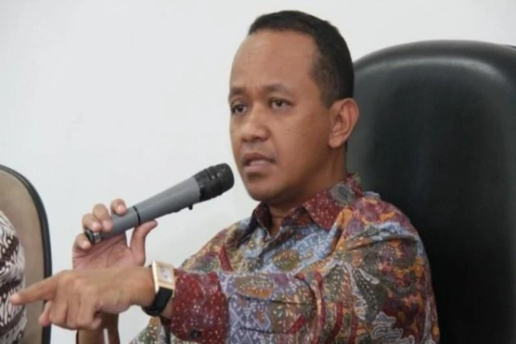 Lisman Hasibuan laporkan penyebar foto Bahlil Lahadlia dengan botol whisky yang viral di media sosial.