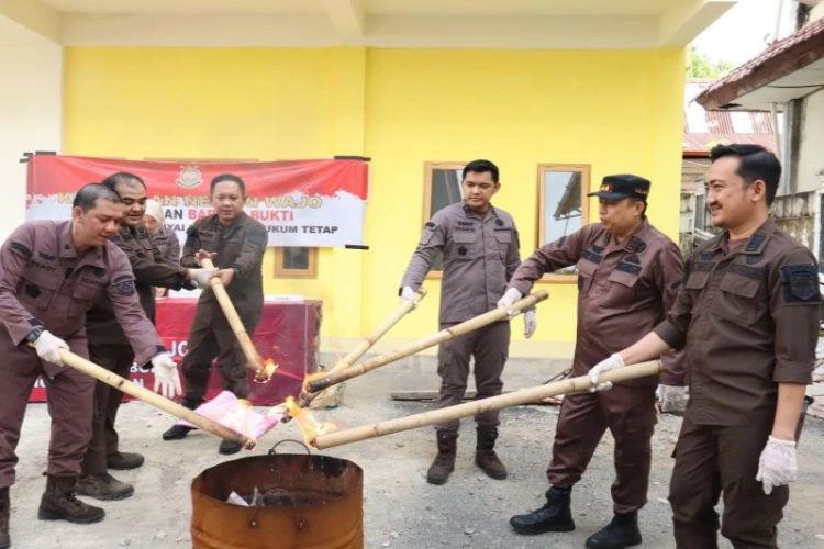 Ket. Foto: Kejaksaan Negeri Wajo Kembali Memusnahkan Sejumlah Barang Bukti