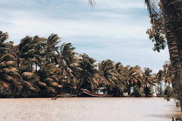 <p>Ket Foto: Pesona Pantai Ciparage Karawang (Foto/Instagram/@infokrw)	</p>
