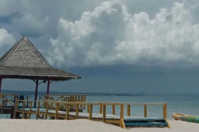 <p>Ket Foto: Foto pesona Pantai Sembilan Madura Jawa Timur (Foto/Instagram/@__vinar)	</p>
