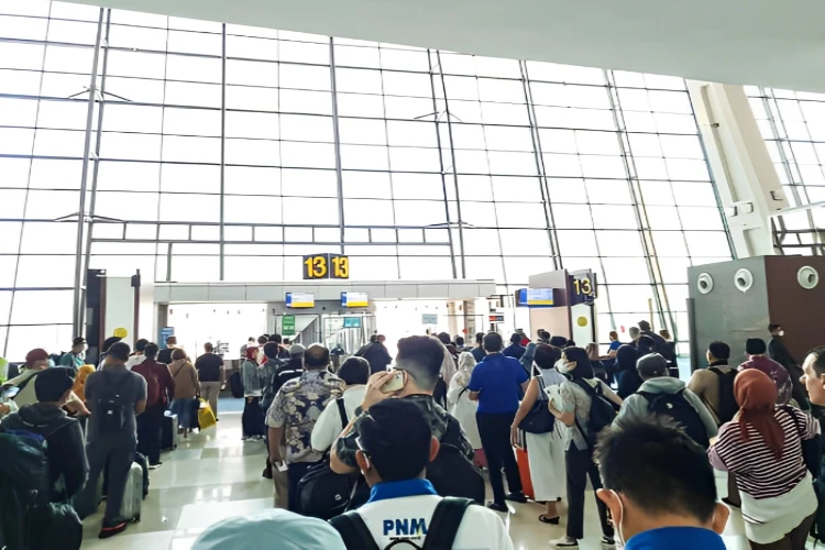 Ket. Foto: Sejumlah Bandara Akan Beroperasi Selama 24 Jam untuk Mengantisipasi Lonjakan Penumpang pada Arus Mudik Lebaran Tahun 2024