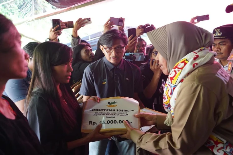 Ket. Foto: Kementerian Sosial Melakukan Kolaborasi dengan Pihak Swasta Memberikan Berbagai Bantuan untuk Penyandang Disabilitas
