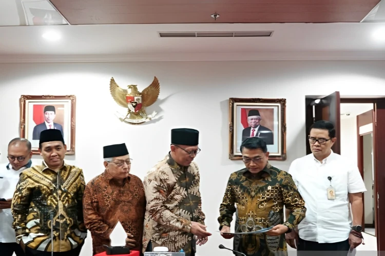 Ket. Foto: Moeldoko Menyatakan Pesantren Dapat Ditingkatkan Peranannya dalam Pemberdayaan Ekonomi