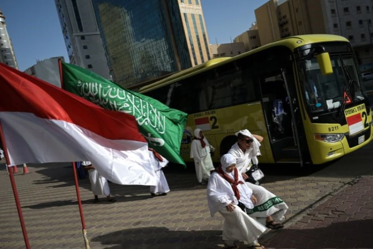 Ket. Foto: Kementerian Agama Menyatakan Jemaah Calon Haji di Indonesia Dilarang Menggunakan Pakaian yang Melanggar Kesopanan selama di Tanah Suci