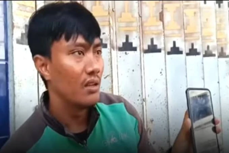 Seorang driver ojol di Lampung hampir dijebak oknum polisi dengan paket berisi sabu.