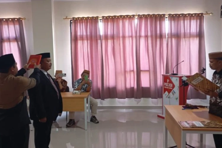 Ket. Foto: Kepala Dinas Kearsipan dan Perpustakaan Provinsi Gorontalo Resmi Melakukan Pelantikan Pejabat Fungsional Arsiparsi Ahli Madya