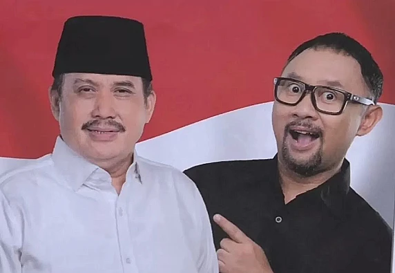 Ronal Surapradja maju di Pilkada Jabar 2024, gaya uniknya di surat suara mencuri perhatian masyarakat luas.