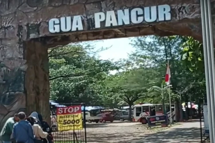 Ket Foto: Goa Pancur Jimbaran